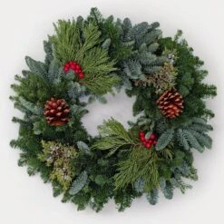 22 In. Live Noble Fir Wreath Chirstmas Wreath With Mixed Berries