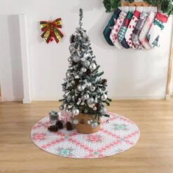 48 In. Retro Star Polyester Microfiber Quilted Tree Skirt -Christmas Decor Shop christmas tree skirts cl203mu21 31 1000