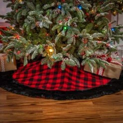 48 In. Christmas Faux Fur Trimmed Buffalo Plaid Tree Skirt -Christmas Decor Shop gerson international christmas tree skirts 2429700ec 31 1000