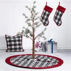 48 In. Black And White Plaid Fabric Tree Skirt/Stocking/Pillow Cover Christmas Decoration (Set Of 4) 13 48 In. Black And White Plaid Fabric Tree Skirt/Stocking/Pillow Cover Christmas Decoration (Set Of 4) -Christmas Decor Shop glitzhome christmas textiles 2004800011 31 1000