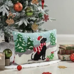 18 In. W X 12 In. H Hooked Christmas Dog Pillow -Christmas Decor Shop glitzhome christmas textiles 2004800035 4f 1000