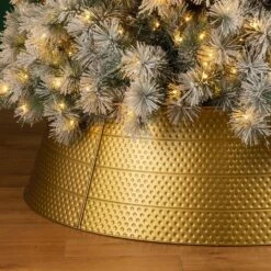 40.5 In. D Christmas Gold Hammered Metal Tree Collar (KD) -Christmas Decor Shop glitzhome christmas tree collars 2010600045 44 1000