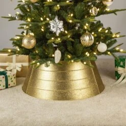25.75 In. D Gold Metal Glitter Tree Collar -Christmas Decor Shop glitzhome christmas tree collars 2010600068 1f 1000