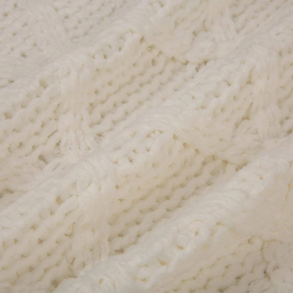 52 In. D Knitted Polyester White Christmas Tree Skirt With Red Trim And Pompom 10 52 In. D Knitted Polyester White Christmas Tree Skirt With Red Trim And Pompom - Image 8