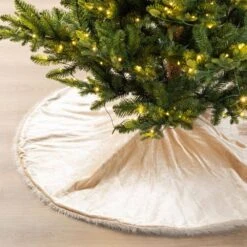 48 In. D Reversible Faux Fox Fur/Korean Fleece Christmas Tree Skirt 18 48 In. D Reversible Faux Fox Fur/Korean Fleece Christmas Tree Skirt -Christmas Decor Shop glitzhome christmas tree skirts 2020100016 76 1000