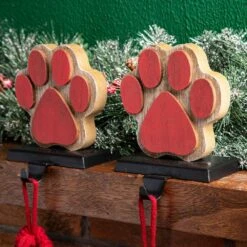 6.30 In. H Wooden/Metal Paw Stocking Holder (2-Pack) -Christmas Decor Shop glitzhome stocking holders 2005000032 c3 1000