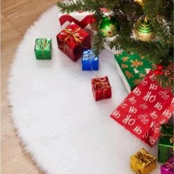 4 Ft. L White Faux Fur Christmas Tree Skirt -Christmas Decor Shop joyfy christmas tree skirts 10632 76 1000