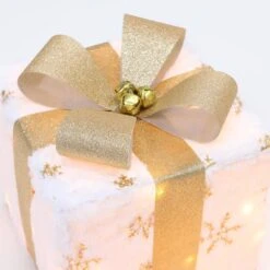 11.81 In. H White And Gold 3-Piece Snowflake Giftbox Holiday Decoration Set With Battery Operated Christmas Lights -Christmas Decor Shop luxenhome christmas figurines whhd2051 76 1000