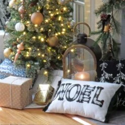 18 In. HGTV Home Collection Mistletoe Pillow -Christmas Decor Shop national tree company christmas textiles hgt93 tcc26072a 4f 1000