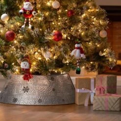 Morelos 26 In. Silver Metal Christmas Tree Collar 17 Morelos 26 In. Silver Metal Christmas Tree Collar -Christmas Decor Shop noble house christmas tree skirts 107664 31 1000