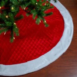 Northlight 72 In. Red And White Quilted Christmas Tree Skirt With Faux Fur Trim -Christmas Decor Shop northlight christmas tree skirts 33530814 31 1000