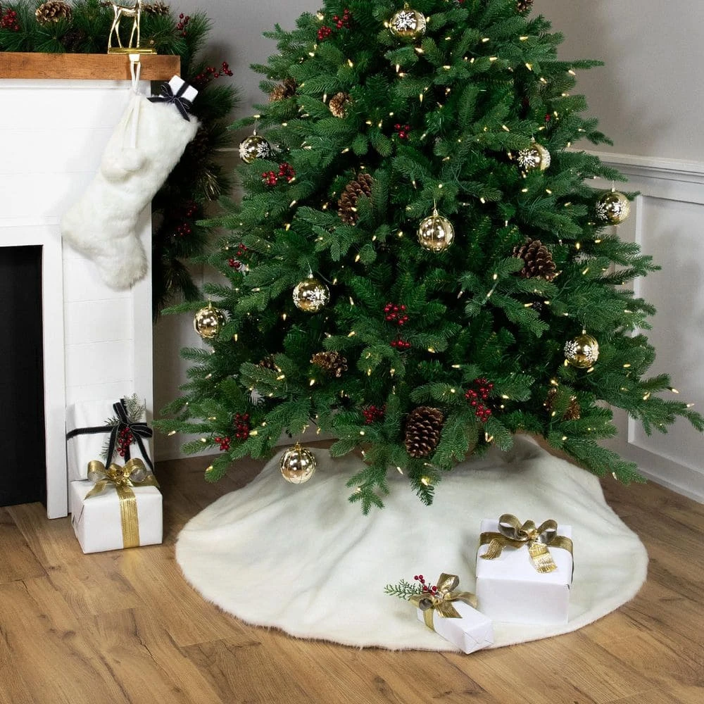 Northlight Polar Bear Faux Fur Christmas Tree Skirt-48in.-White 5 Northlight Polar Bear Faux Fur Christmas Tree Skirt-48in.-White - Image 3