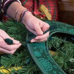 Deluxe Door Saver Protective Pad For 30 In. Artificial Wreaths -Christmas Decor Shop village lighting company wreath hangers v 11101 dlx fa 1000